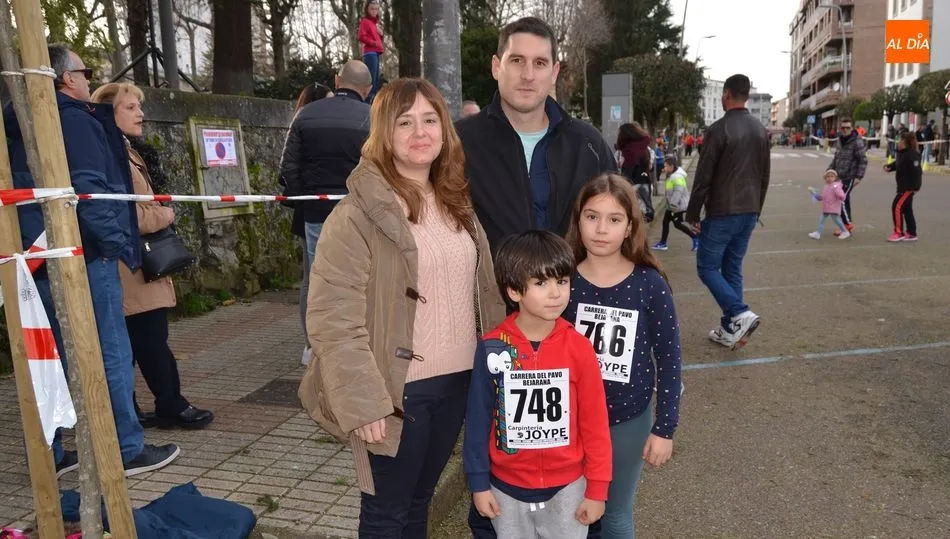 Miguel Rodero y su familia en un acto público