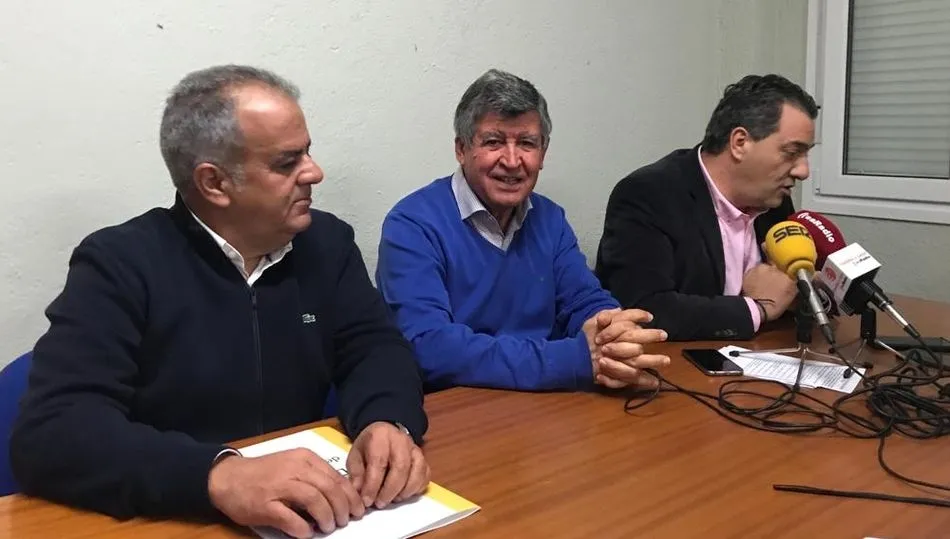 Reunión de alcaldes del Partido Popular para tratar el tema de la Sanidad en la provincia