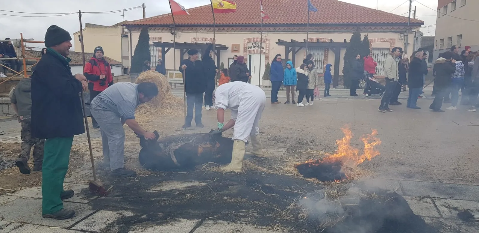 Foto 2 - Galinduste rememora la tradici&oacute;n de la matanza con gran &eacute;xito