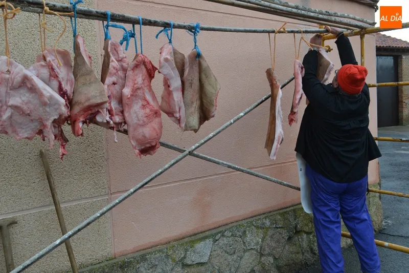 Foto 7 - Villar de Gallimazo se entrega un a&ntilde;o m&aacute;s a su Matanza T&iacute;pica