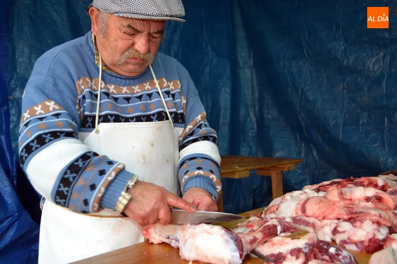 Foto 5 - Villar de Gallimazo se entrega un a&ntilde;o m&aacute;s a su Matanza T&iacute;pica