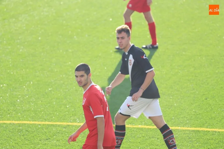 Foto 9 - Un doblete de &Aacute;lex Garrido hace que el Pe&ntilde;aranda no falle contra la Laguna (2-1)