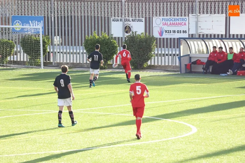Foto 8 - Un doblete de &Aacute;lex Garrido hace que el Pe&ntilde;aranda no falle contra la Laguna (2-1)