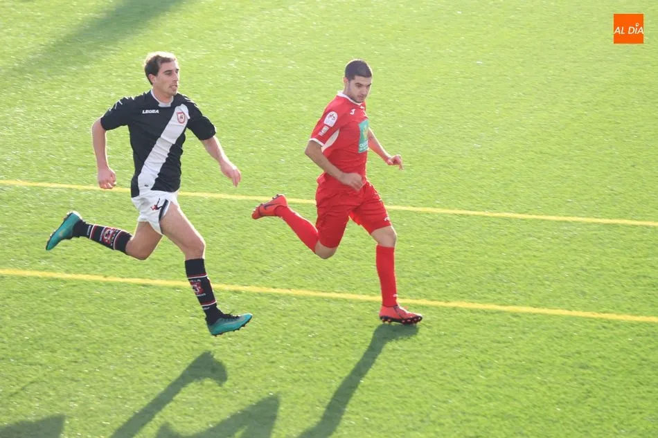 Foto 2 - Un doblete de &Aacute;lex Garrido hace que el Pe&ntilde;aranda no falle contra la Laguna (2-1)