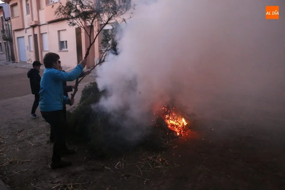 Foto 11 - San Sebasti&aacute;n purifica el humo de siete hogueras de &lsquo;j&uacute;mbrios&rsquo; en Sobradillo  