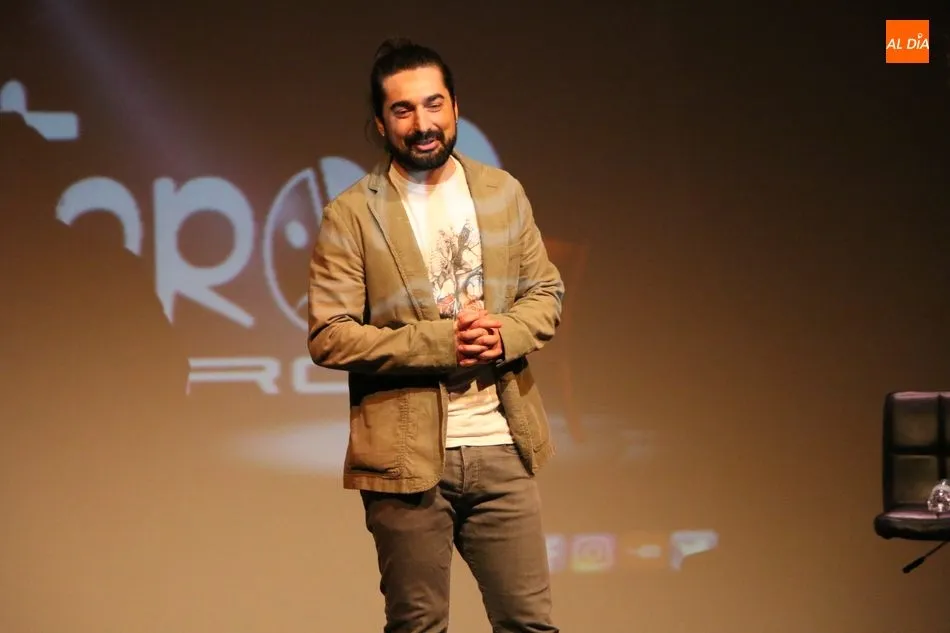 Foto 10 - Vitiriteros viste de humor la inauguraci&oacute;n del Certamen Nacional de Teatro de Vitigudino  