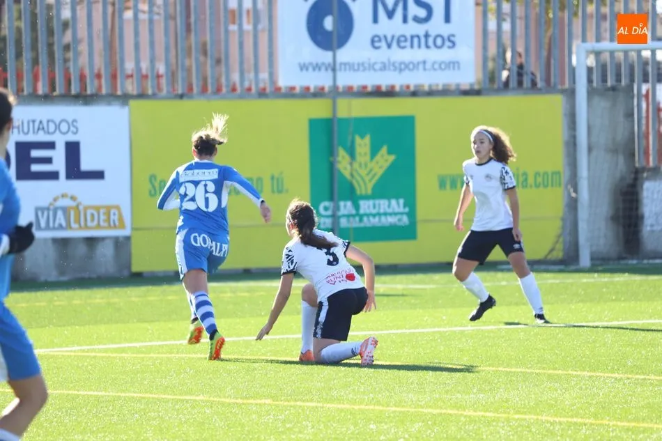 Foto 8 - El Salamanca UDS Femenino da la sorpresa al no poder con el colista (2-2)