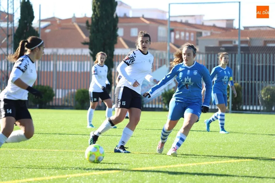 Foto 7 - El Salamanca UDS Femenino da la sorpresa al no poder con el colista (2-2)