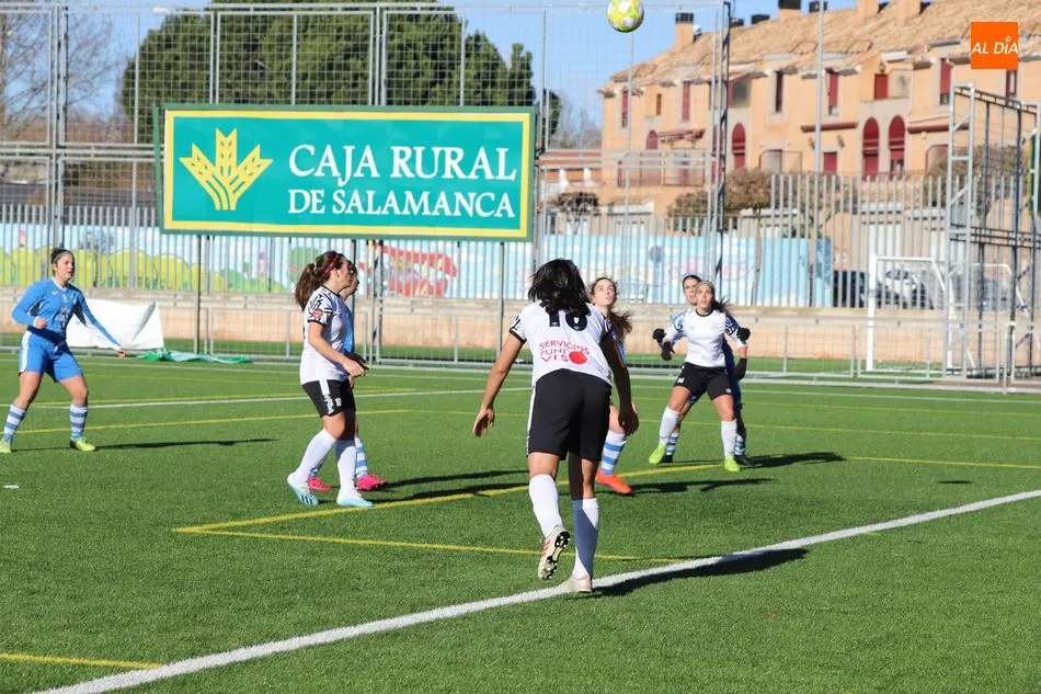 Foto 6 - El Salamanca UDS Femenino da la sorpresa al no poder con el colista (2-2)