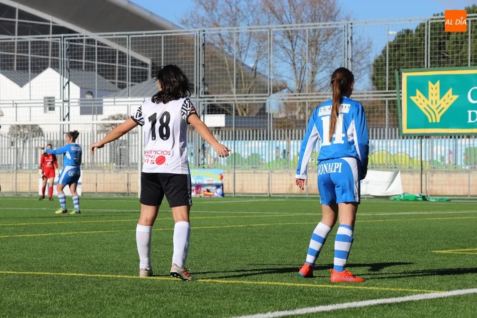 Foto 3 - El Salamanca UDS Femenino da la sorpresa al no poder con el colista (2-2)