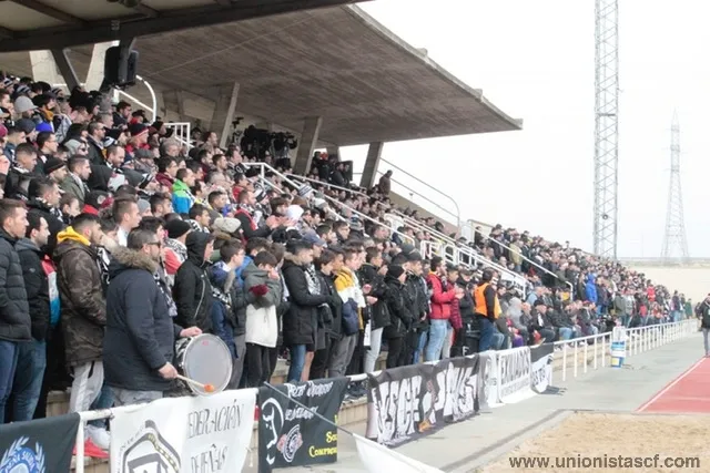 La grada principal de Las Pistas