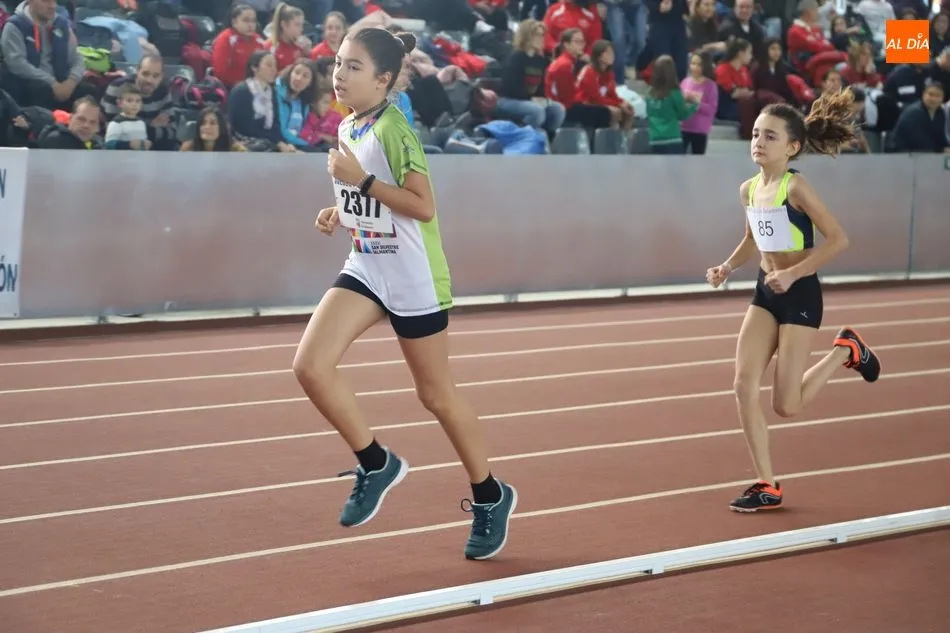 Foto 10 - El atletismo salmantino vive su primera jornada de juegos escolares en pista cubierta