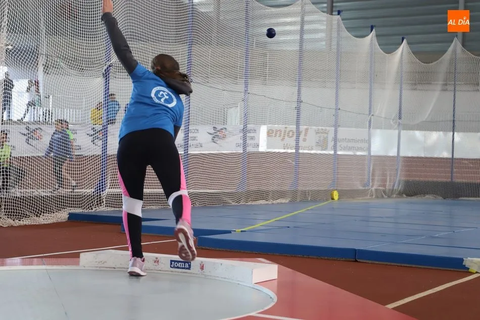 Foto 9 - El atletismo salmantino vive su primera jornada de juegos escolares en pista cubierta