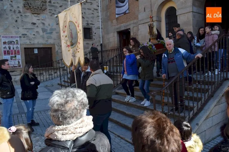 Foto 4 - Los Padres Carmelitas festejan la Fiesta del Ni&ntilde;o Jes&uacute;s de Praga