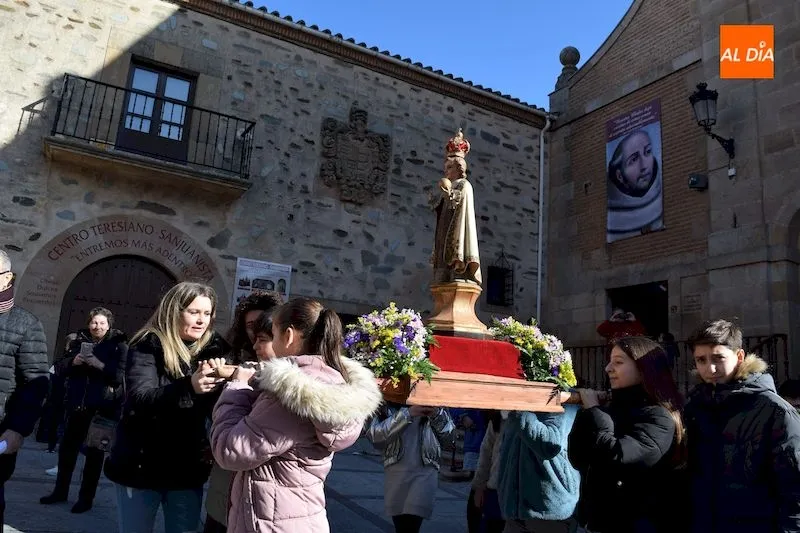 Foto 3 - Los Padres Carmelitas festejan la Fiesta del Ni&ntilde;o Jes&uacute;s de Praga