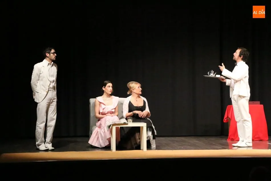 Foto 11 - Casi lleno para ver &lsquo;La importancia de llamarse Frank&rsquo; con Teatre del Tali&oacute;n  