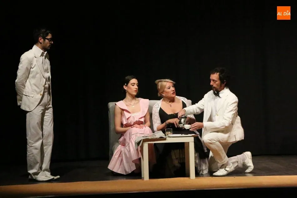 Foto 9 - Casi lleno para ver &lsquo;La importancia de llamarse Frank&rsquo; con Teatre del Tali&oacute;n  