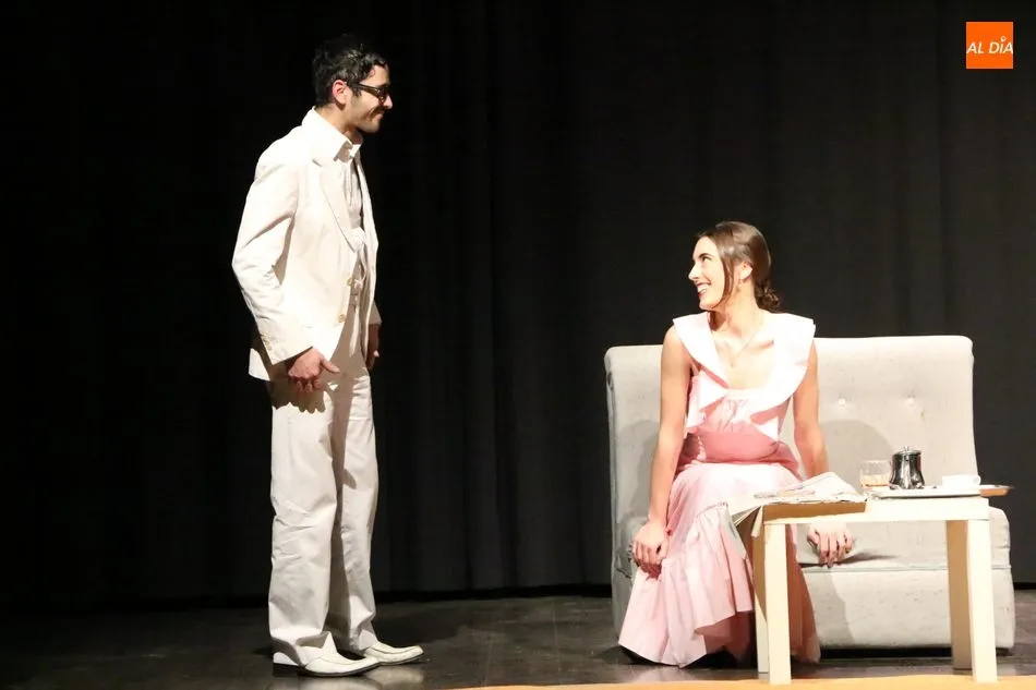 Foto 7 - Casi lleno para ver &lsquo;La importancia de llamarse Frank&rsquo; con Teatre del Tali&oacute;n  