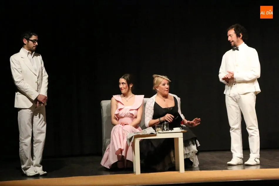 Foto 6 - Casi lleno para ver &lsquo;La importancia de llamarse Frank&rsquo; con Teatre del Tali&oacute;n  