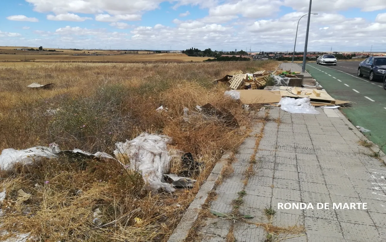 Ronda de Marte, una de las calles del polígono de Los Villares.