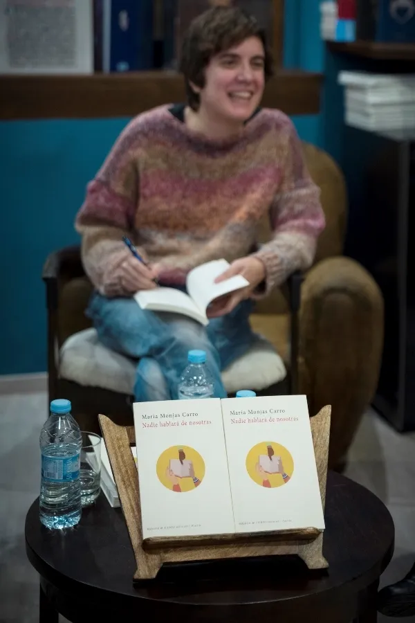 Foto 9 - Poes&iacute;a reivindicativa y feminista de la mano de Mar&iacute;a Monjas