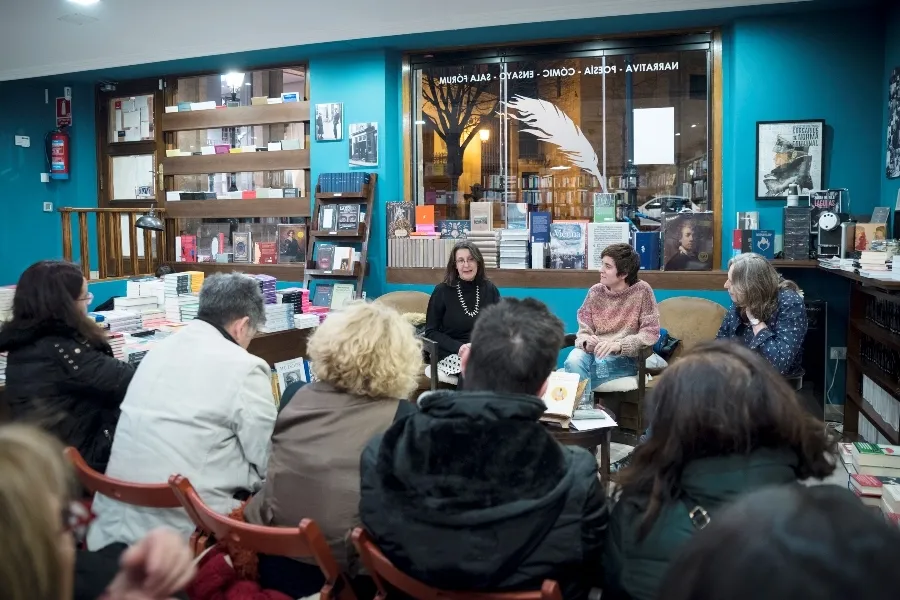 Foto 5 - Poes&iacute;a reivindicativa y feminista de la mano de Mar&iacute;a Monjas