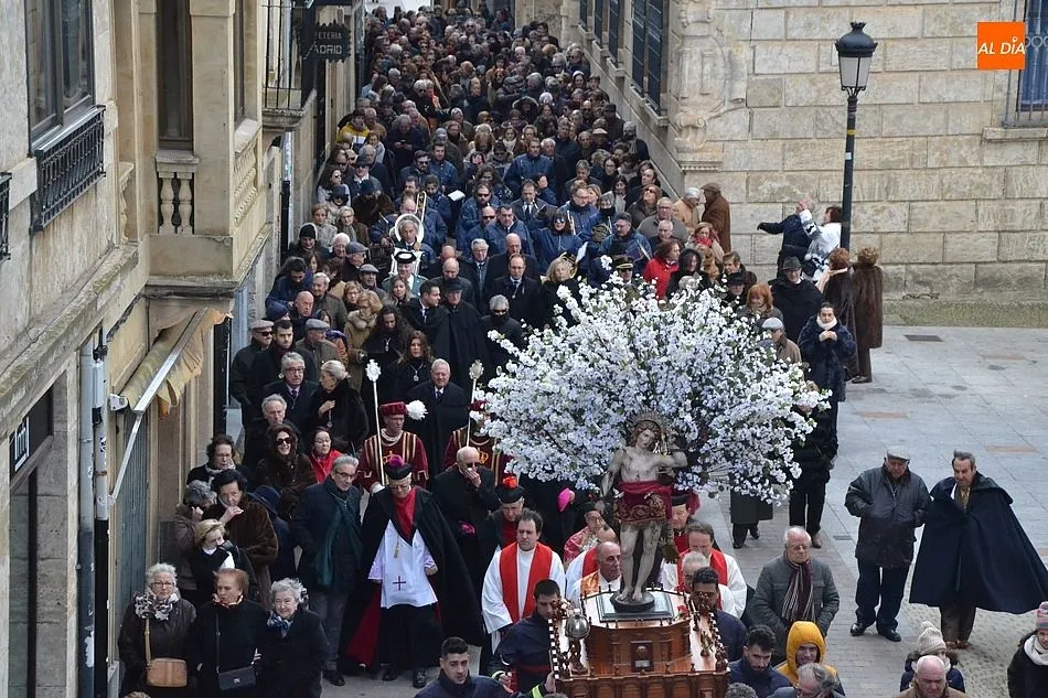 Las bajas temperaturas no desanimaron a los devotos de San Sebastián/ Foto: David Rodriguez