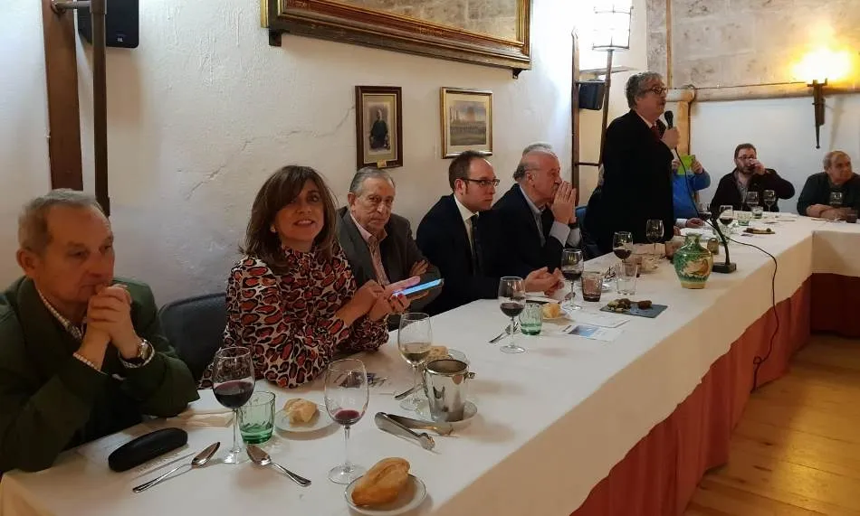 Foto 5 - Vicente del Bosque y el Capit&aacute;n Aliste, invitados de honor de la Pe&ntilde;a Gutenberg  