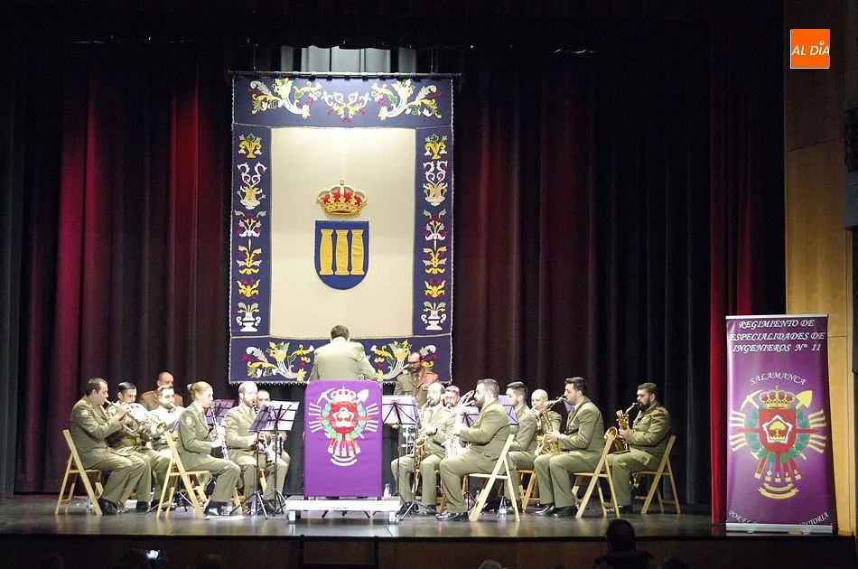 Foto 3 - El homenaje a Tato y el concierto de la Banda de Ingenieros rematan el D&iacute;a de San Sebasti&aacute;n  