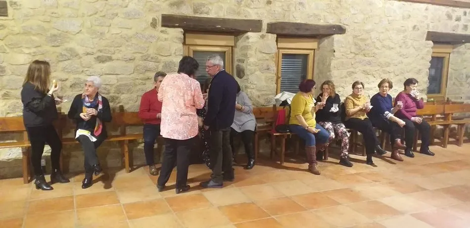 Foto 4 - La familia de las obleas Pan de &Aacute;ngel luce las varas de mayordomos de San Sebasti&aacute;n en Cip&eacute;rez  