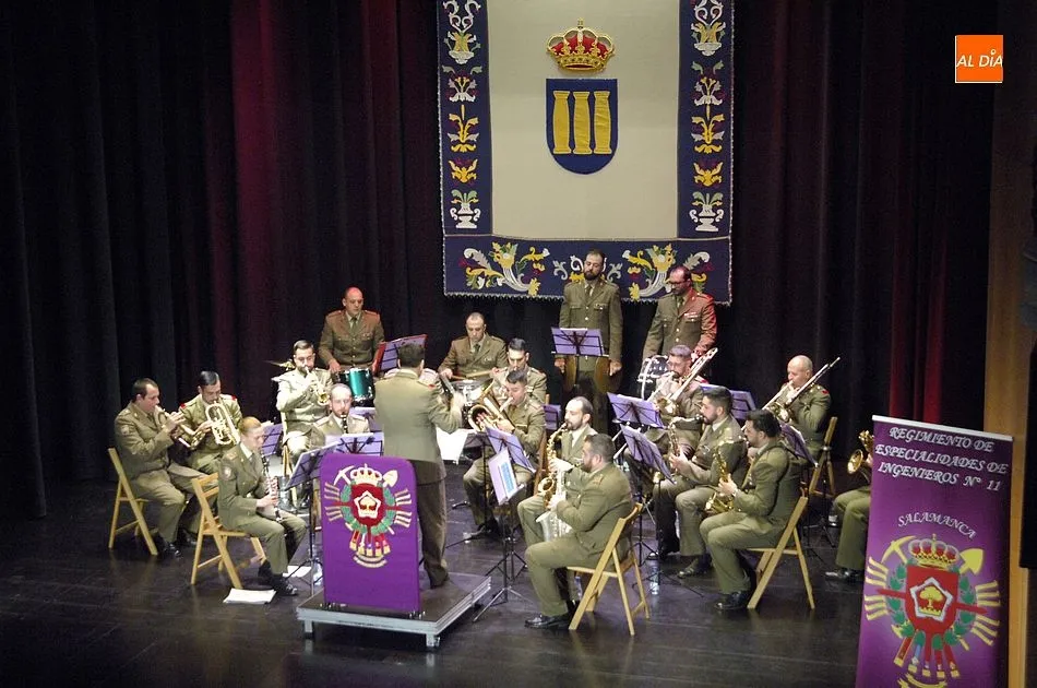 Foto 2 - El homenaje a Tato y el concierto de la Banda de Ingenieros rematan el D&iacute;a de San Sebasti&aacute;n  