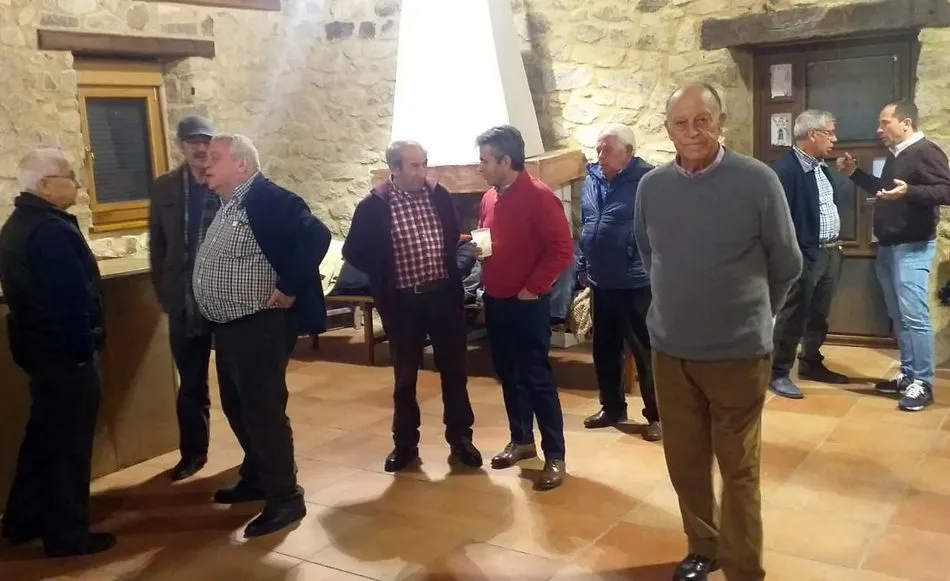 Foto 2 - La familia de las obleas Pan de &Aacute;ngel luce las varas de mayordomos de San Sebasti&aacute;n en Cip&eacute;rez  