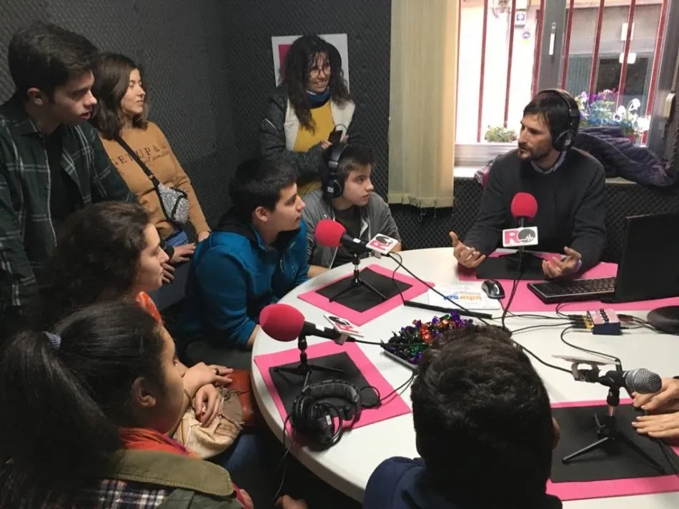 Foto 5 - Los integrantes de Radio i visitan varias emisoras de radio en Salamanca  