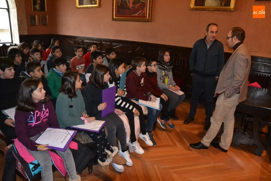 Foto 2 - Alumnos del Colegio San Francisco entrevistan a Marcos Iglesias  