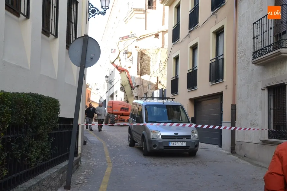 Foto 7 - Cortada la R&uacute;a del Sol por la intervenci&oacute;n en el edificio derruido en diciembre  