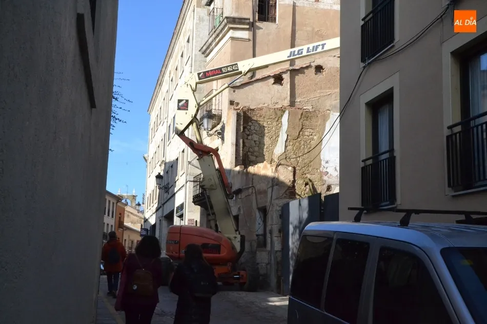 Foto 6 - Cortada la R&uacute;a del Sol por la intervenci&oacute;n en el edificio derruido en diciembre  