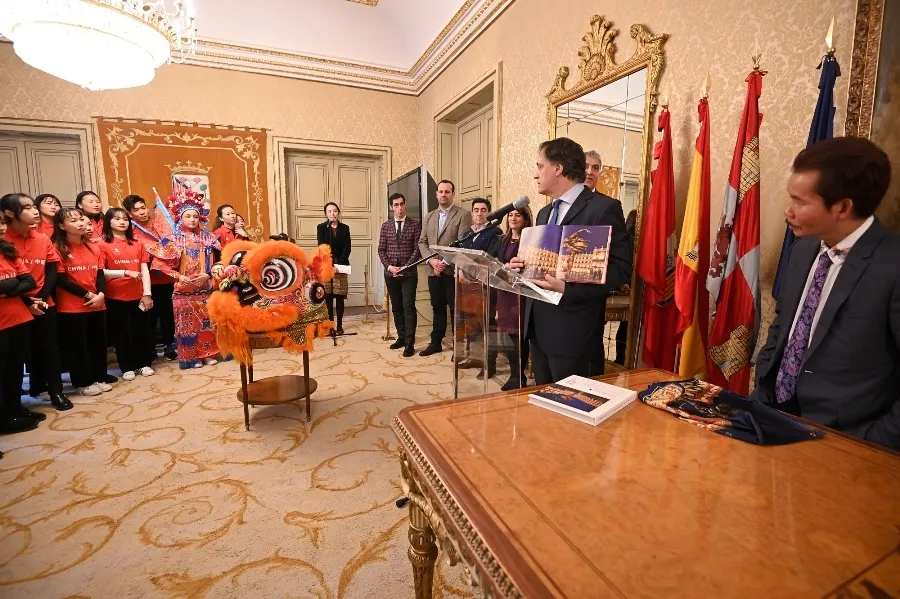 Foto 4 - Salamanca se prepara para la celebraci&oacute;n del A&ntilde;o Nuevo Chino