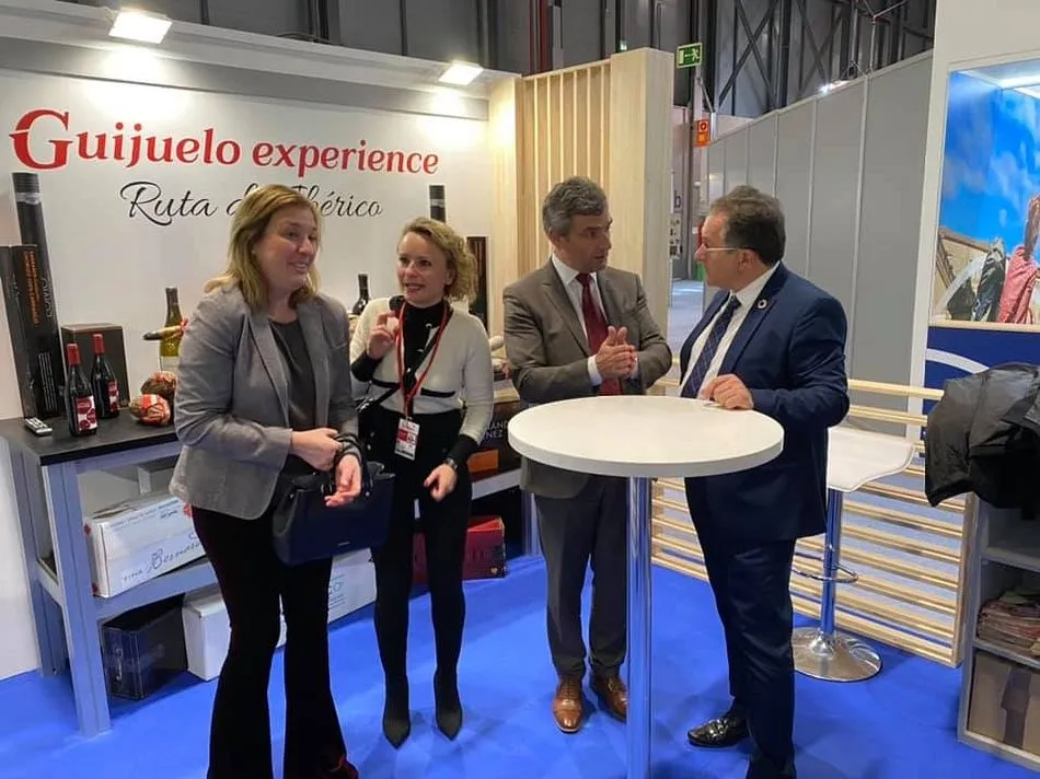 Foto 7 - Guijuelo inicia su participaci&oacute;n en Fitur con protagonismo de la FIC 2020