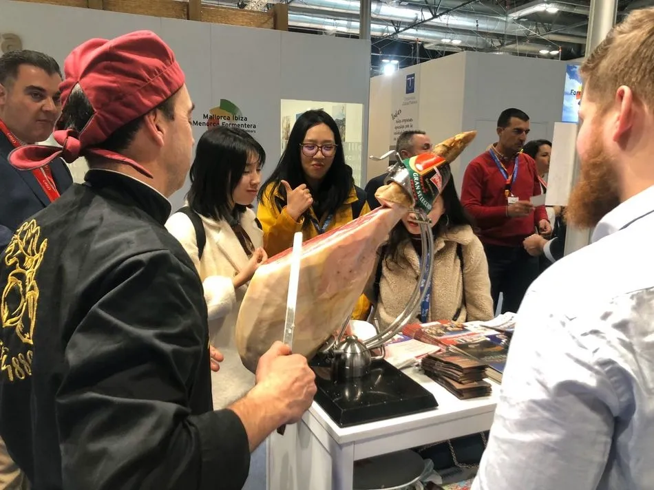 Foto 9 - El Ayuntamiento de Vitigudino da a conocer los recursos tur&iacute;sticos de la comarca en Fitur  