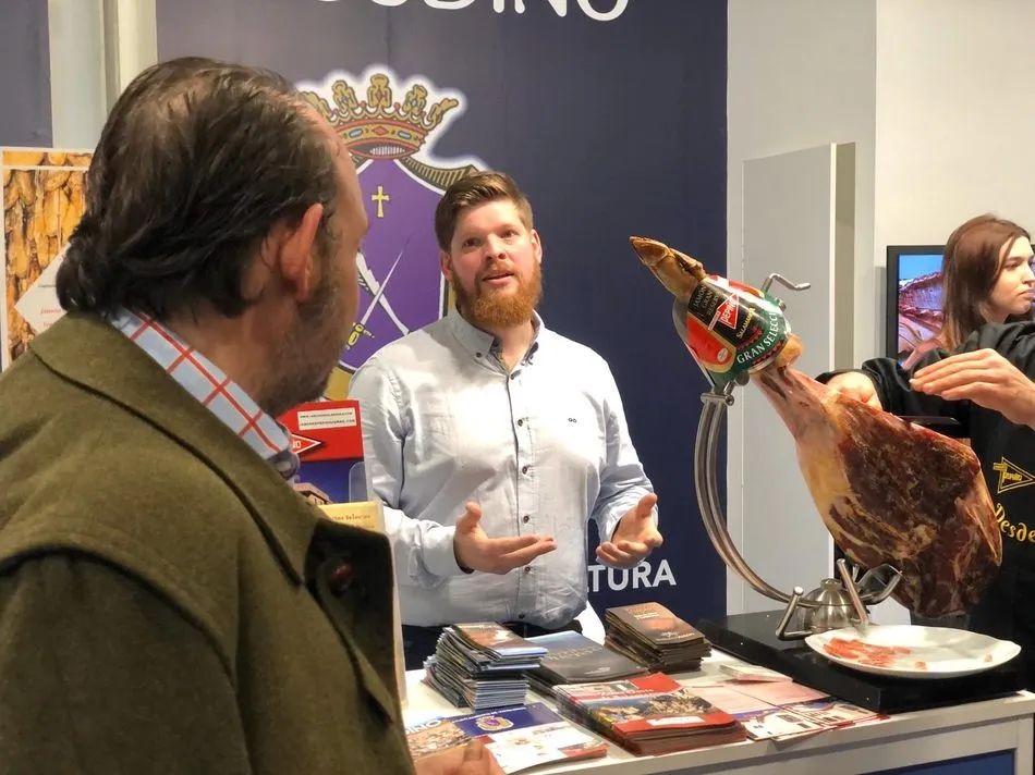 Foto 8 - El Ayuntamiento de Vitigudino da a conocer los recursos tur&iacute;sticos de la comarca en Fitur  