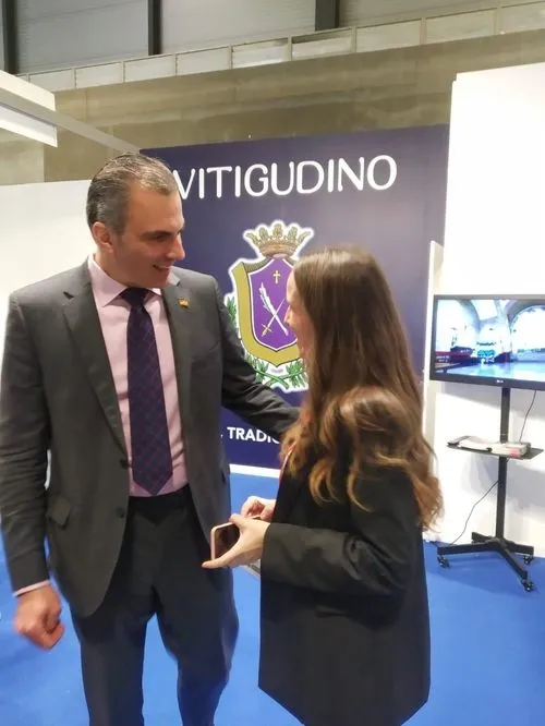 Foto 4 - El Ayuntamiento de Vitigudino da a conocer los recursos tur&iacute;sticos de la comarca en Fitur  