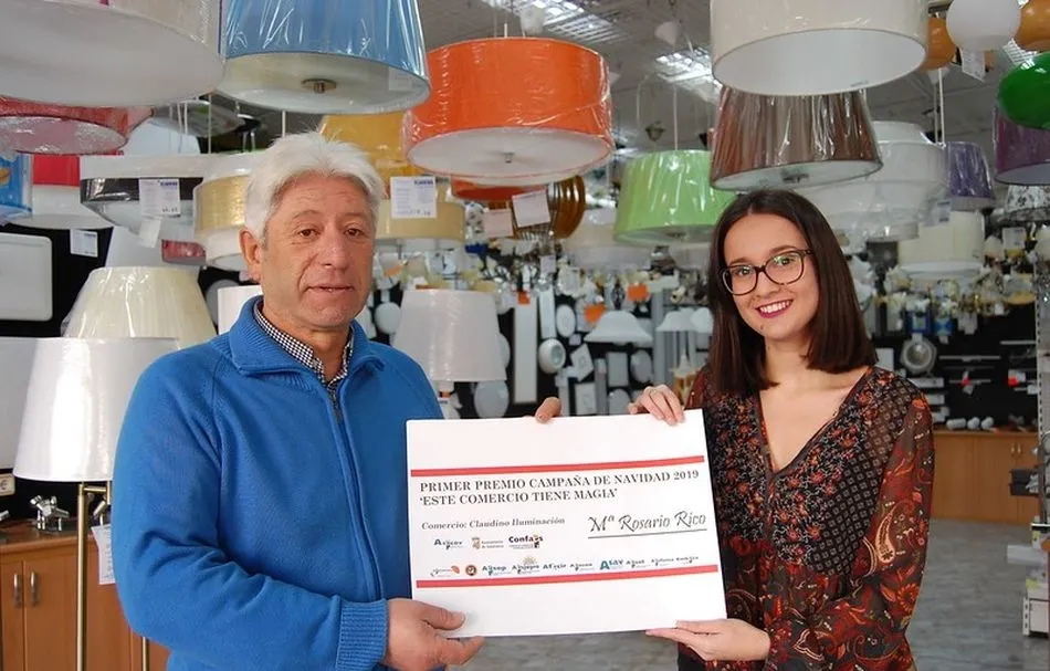 Entrega del primer premio de la campaña del comercio salmantino