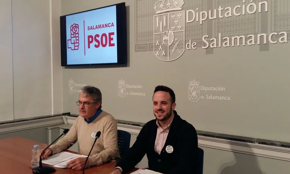 El portavoz del Grupo Socialista, Fernando Rubio, y el diputado Carlos Fernández