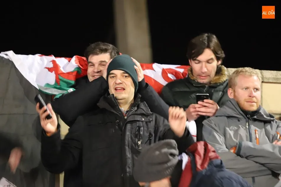 Foto 9 - La afici&oacute;n de Unionistas delira en la fiesta del f&uacute;tbol popular contra el Real Madrid