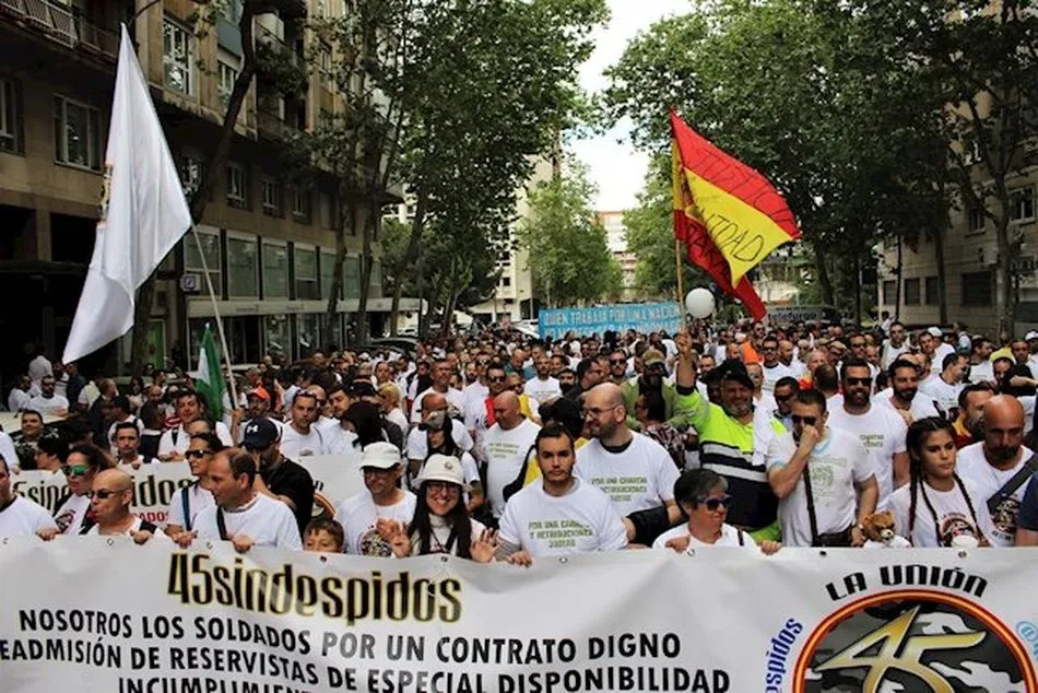Protesta de militares ante el Ministerio de Defensa