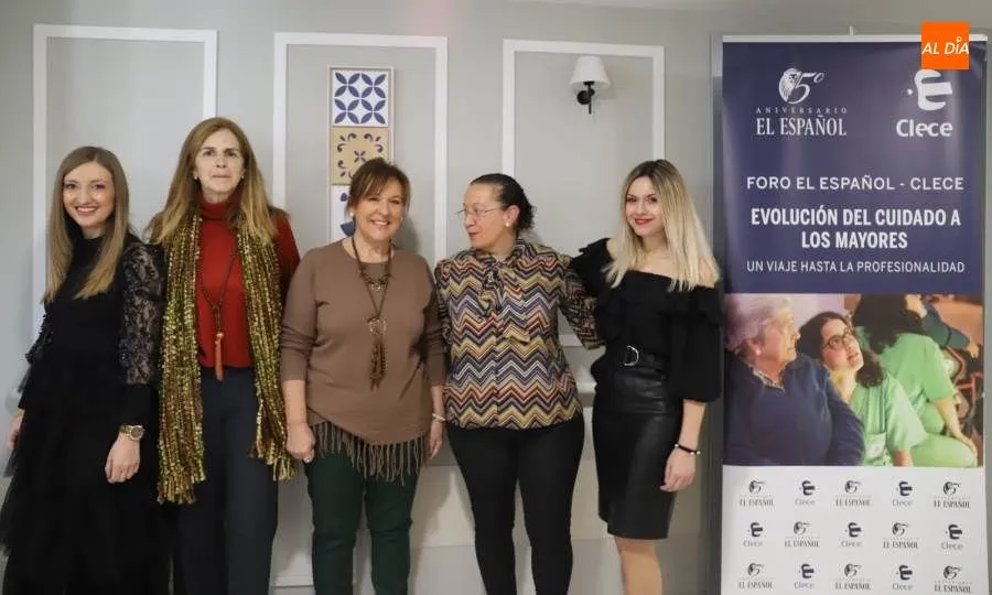 Foto 2 - Estudiantes del IES Fernando Rojas asisten a un foro sobre el cuidado de mayores