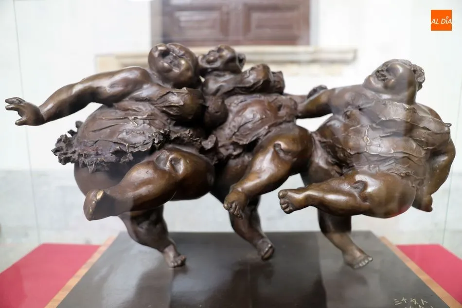 Foto 10 - Una selecci&oacute;n de 16 obras de Xu Hongfei se expone en el patio del Palacio de la Salina