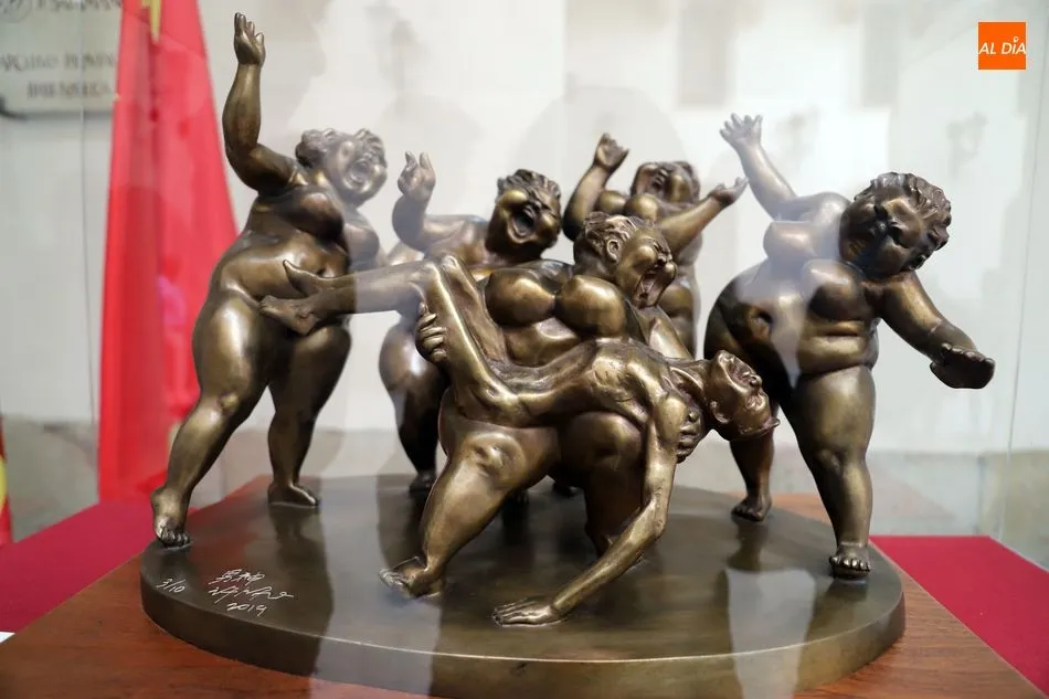 Foto 7 - Una selecci&oacute;n de 16 obras de Xu Hongfei se expone en el patio del Palacio de la Salina