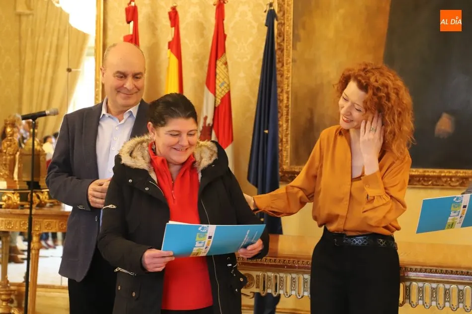 Foto 6 - D&iacute;a feliz para las once personas que han completado un curso municipal de limpieza
