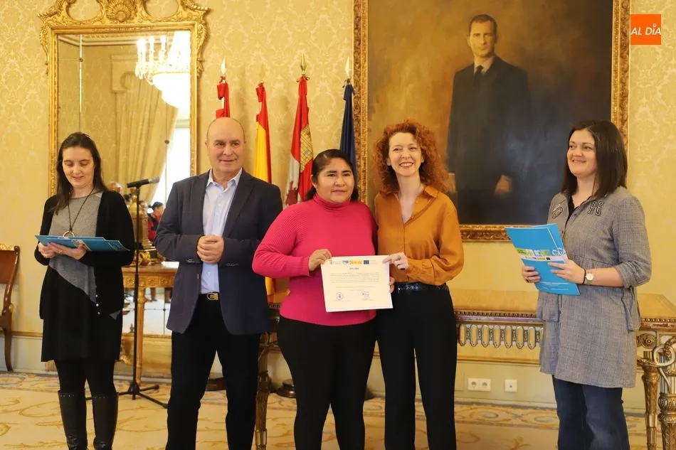 Foto 5 - D&iacute;a feliz para las once personas que han completado un curso municipal de limpieza